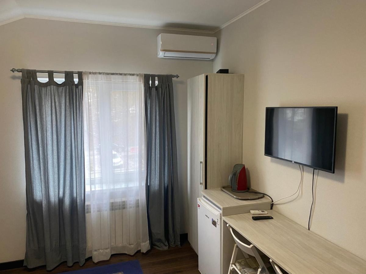 Guest House Olzhycha 45 Б Киев Екстериор снимка